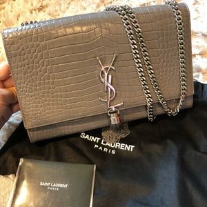 Kate medium w/tassel in embossed crocodile leather